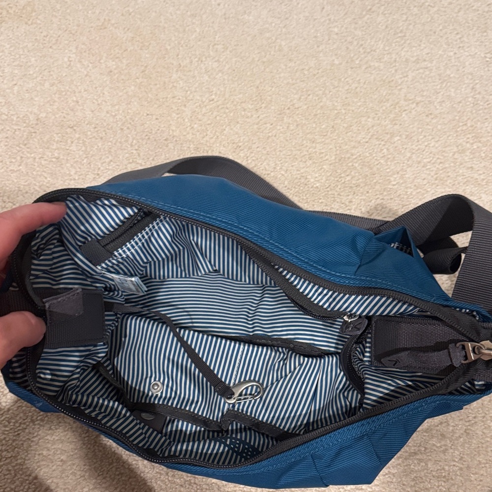 Keen Teal Crossbody Bag with Gray Strap - Picture 2 of 4